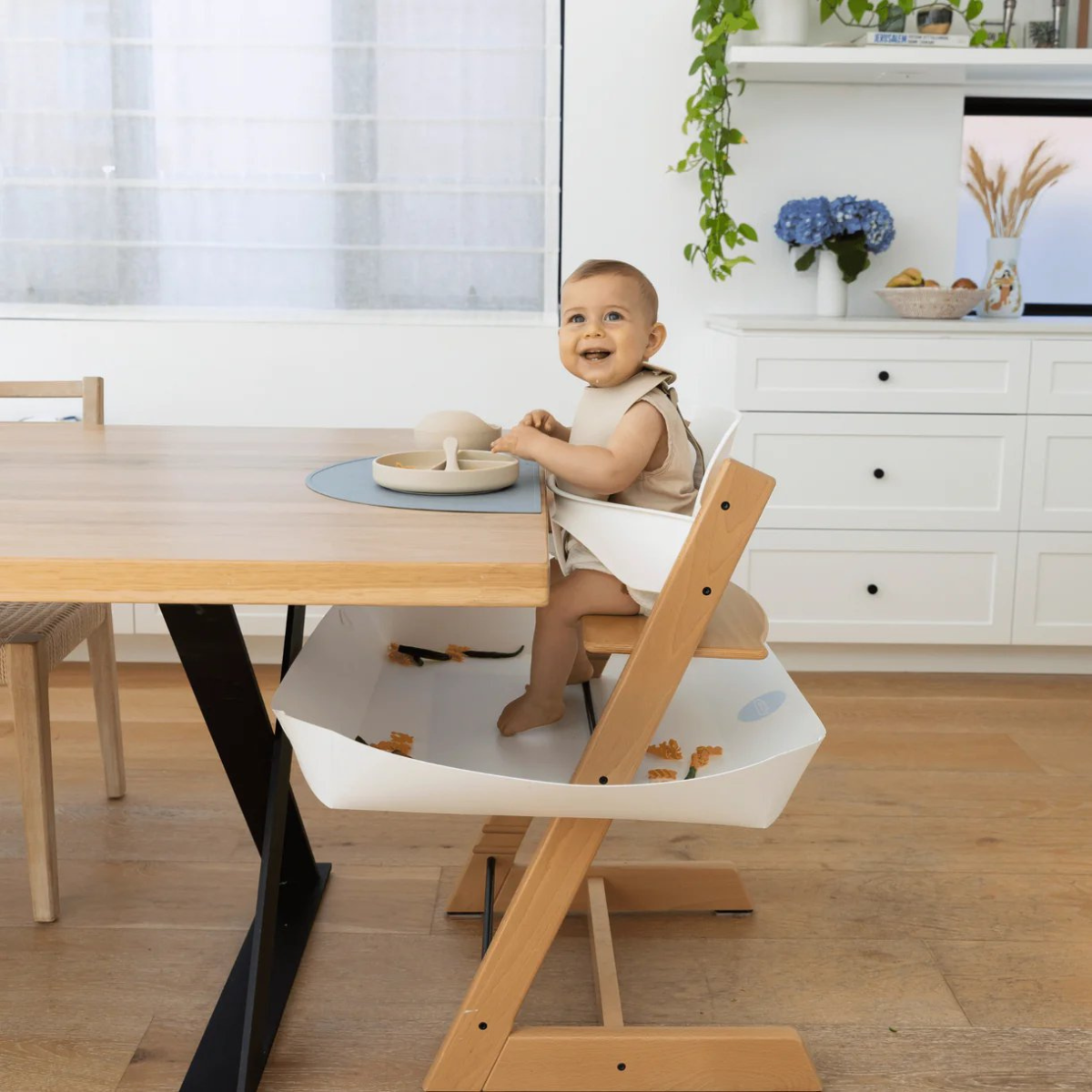 CATCHY - The Food Catcher for High Chairs